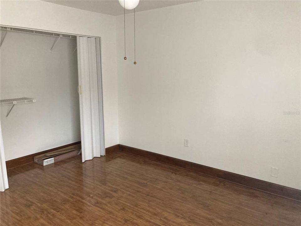 For Sale: $125,000 (2 beds, 1 baths, 1102 Square Feet)