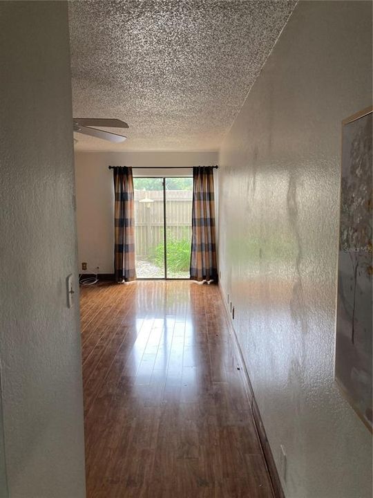 For Sale: $125,000 (2 beds, 1 baths, 1102 Square Feet)