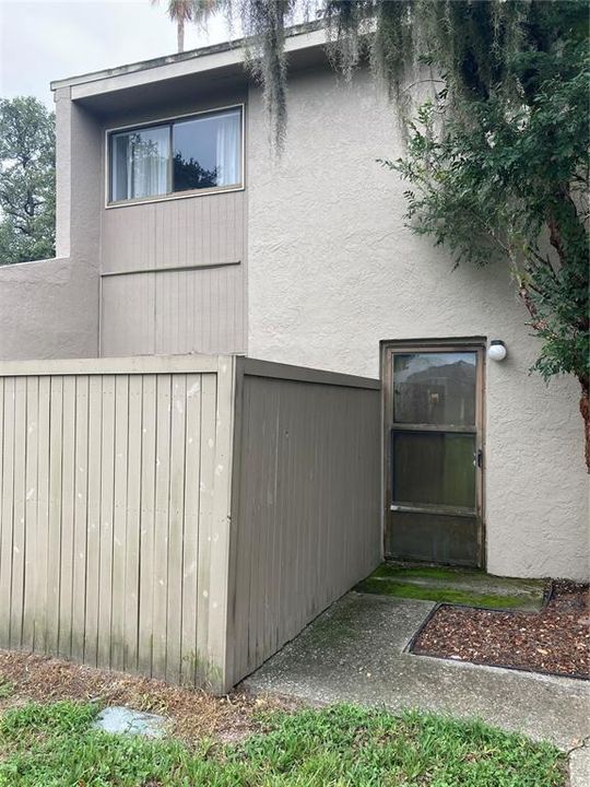 For Sale: $125,000 (2 beds, 1 baths, 1102 Square Feet)