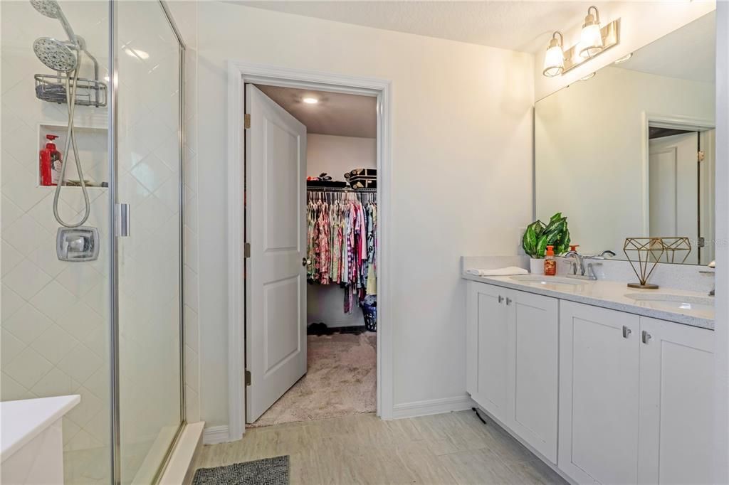 En Venta: $545,000 (5 camas, 3 baños, 2804 Pies cuadrados)