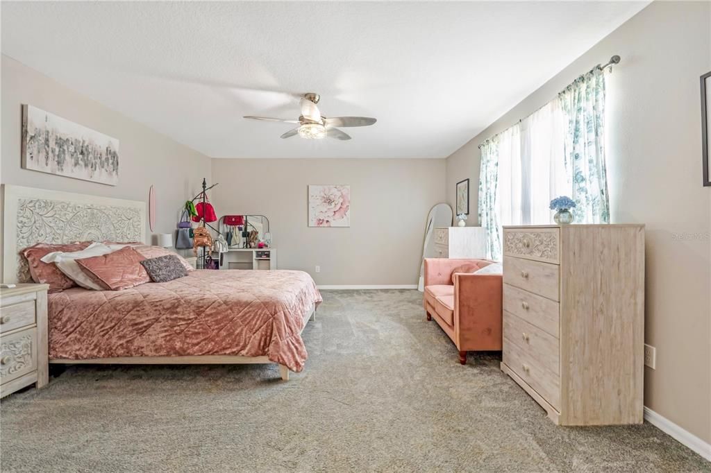 En Venta: $545,000 (5 camas, 3 baños, 2804 Pies cuadrados)