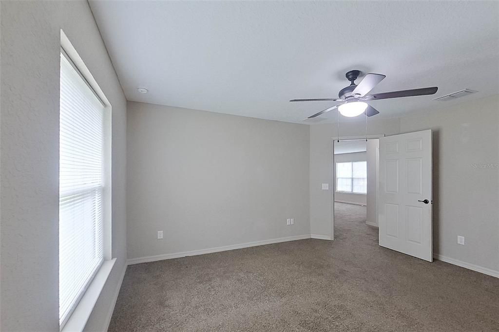 В аренду: $1,895 (3 спален, 2 ванн, 1311 Квадратных фут)