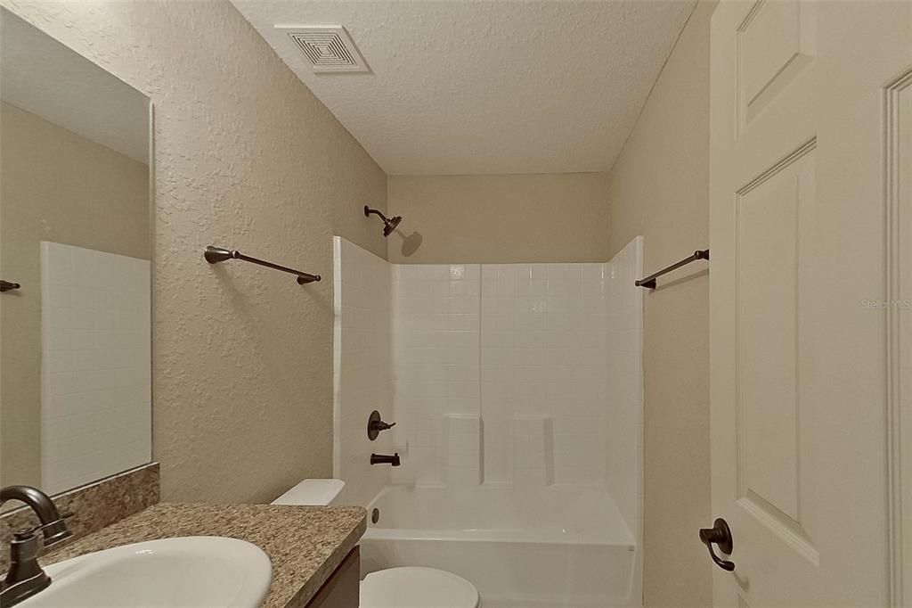 В аренду: $1,895 (3 спален, 2 ванн, 1311 Квадратных фут)