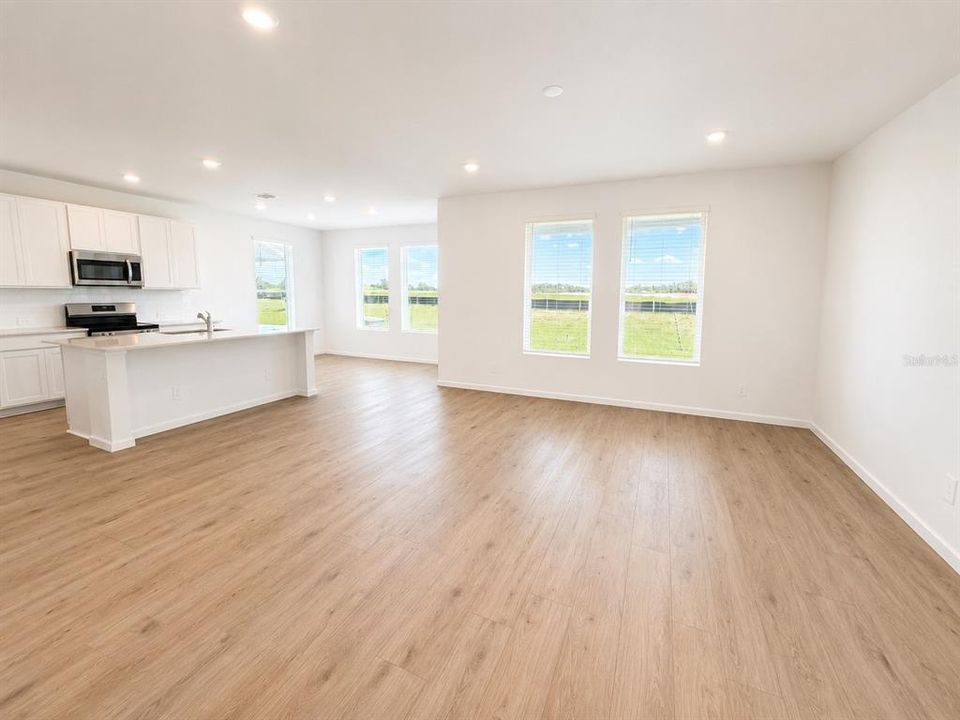 В аренду: $3,000 (4 спален, 2 ванн, 2081 Квадратных фут)