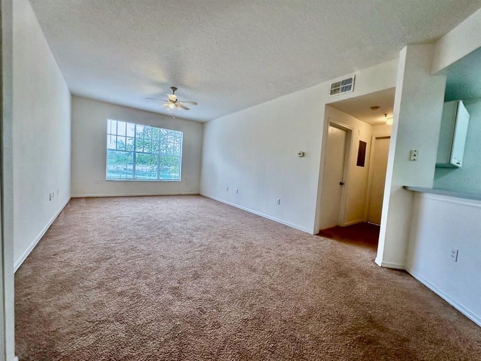 For Rent: $1,180 (1 beds, 1 baths, 709 Square Feet)