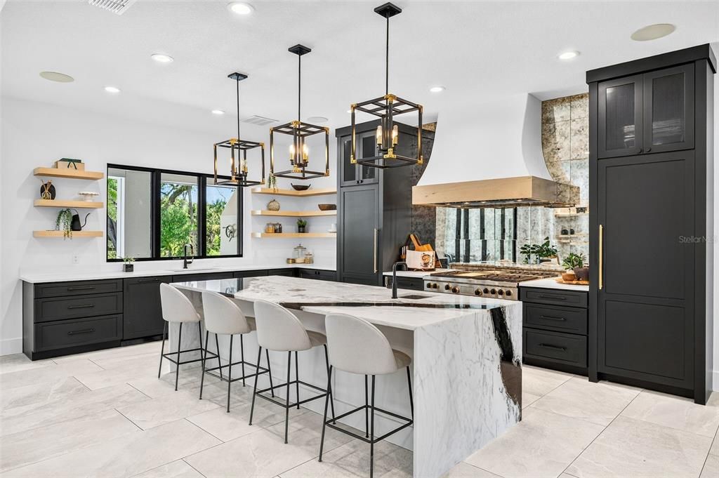En Venta: $4,750,000 (5 camas, 4 baños, 4542 Pies cuadrados)
