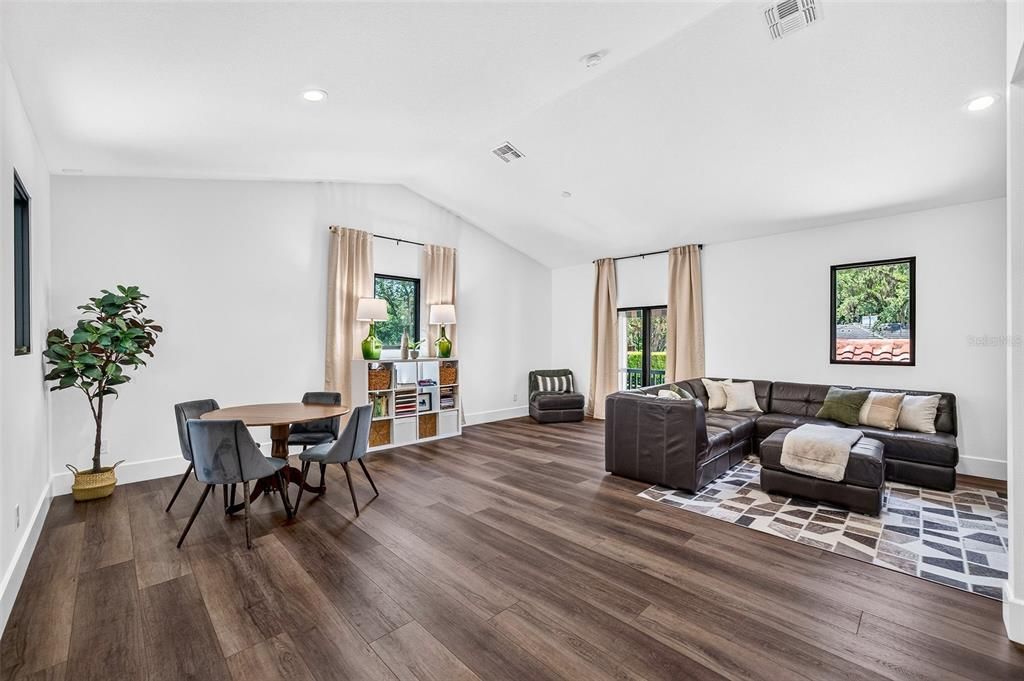 En Venta: $4,750,000 (5 camas, 4 baños, 4542 Pies cuadrados)