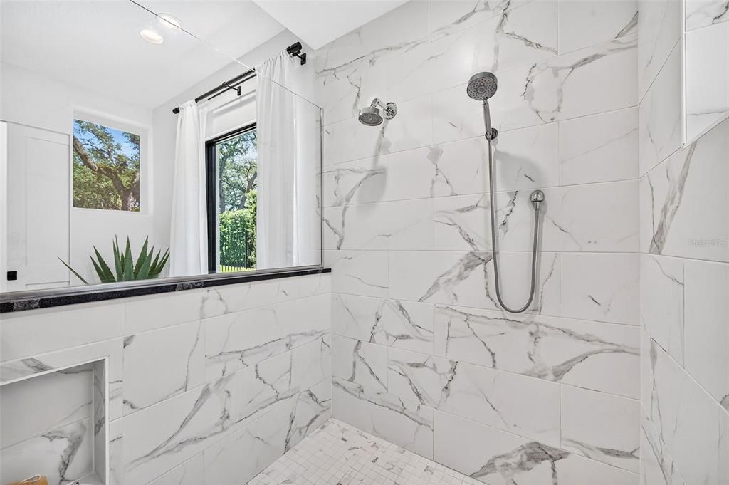 En Venta: $4,750,000 (5 camas, 4 baños, 4542 Pies cuadrados)
