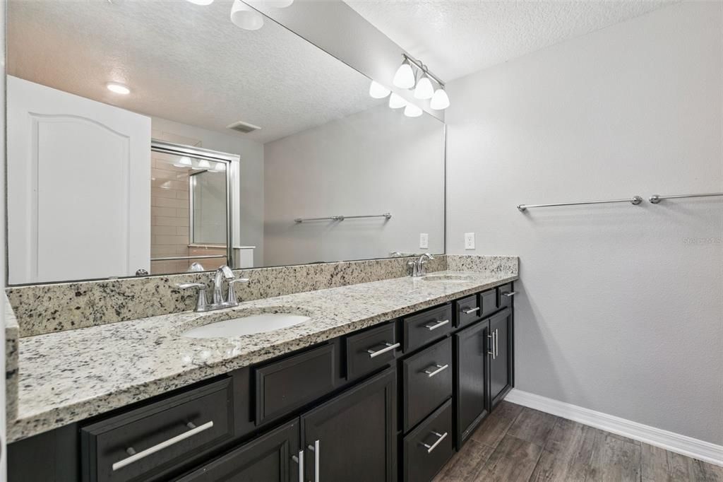 For Rent: $2,600 (3 beds, 2 baths, 1451 Square Feet)