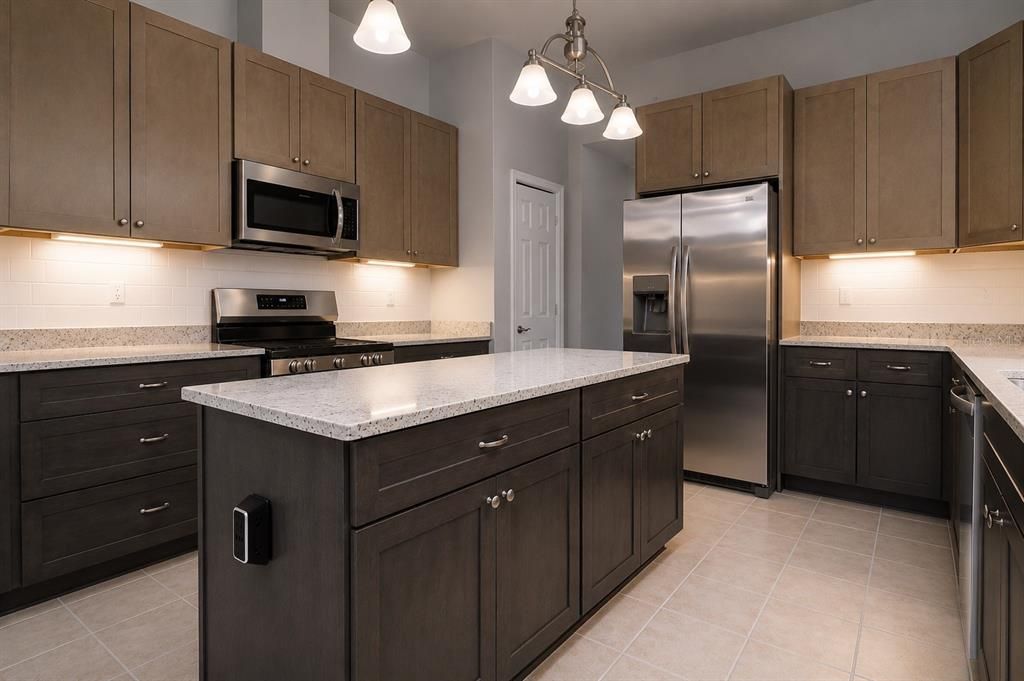 For Sale: $540,000 (5 beds, 3 baths, 2450 Square Feet)