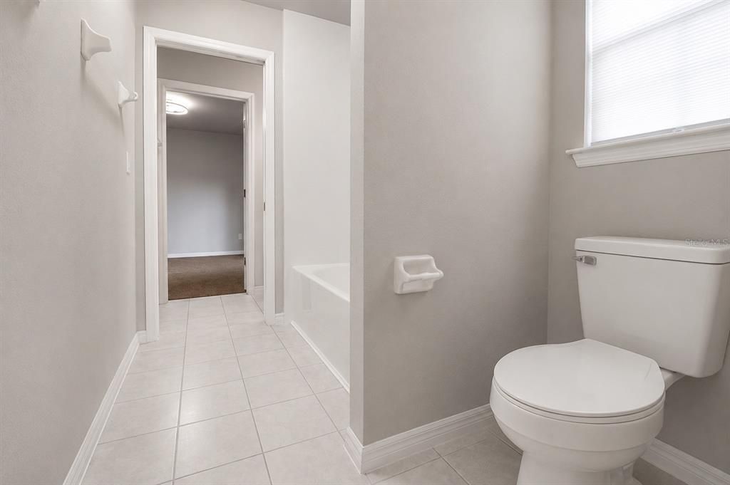 For Sale: $540,000 (5 beds, 3 baths, 2450 Square Feet)