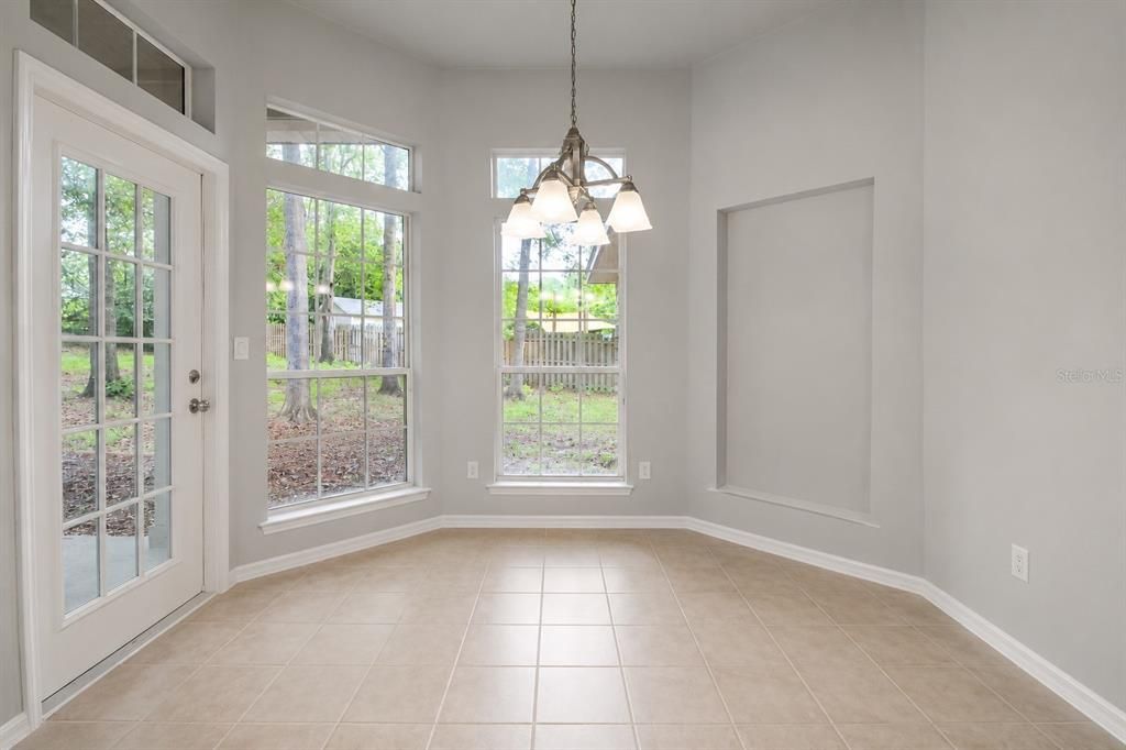 For Sale: $540,000 (5 beds, 3 baths, 2450 Square Feet)