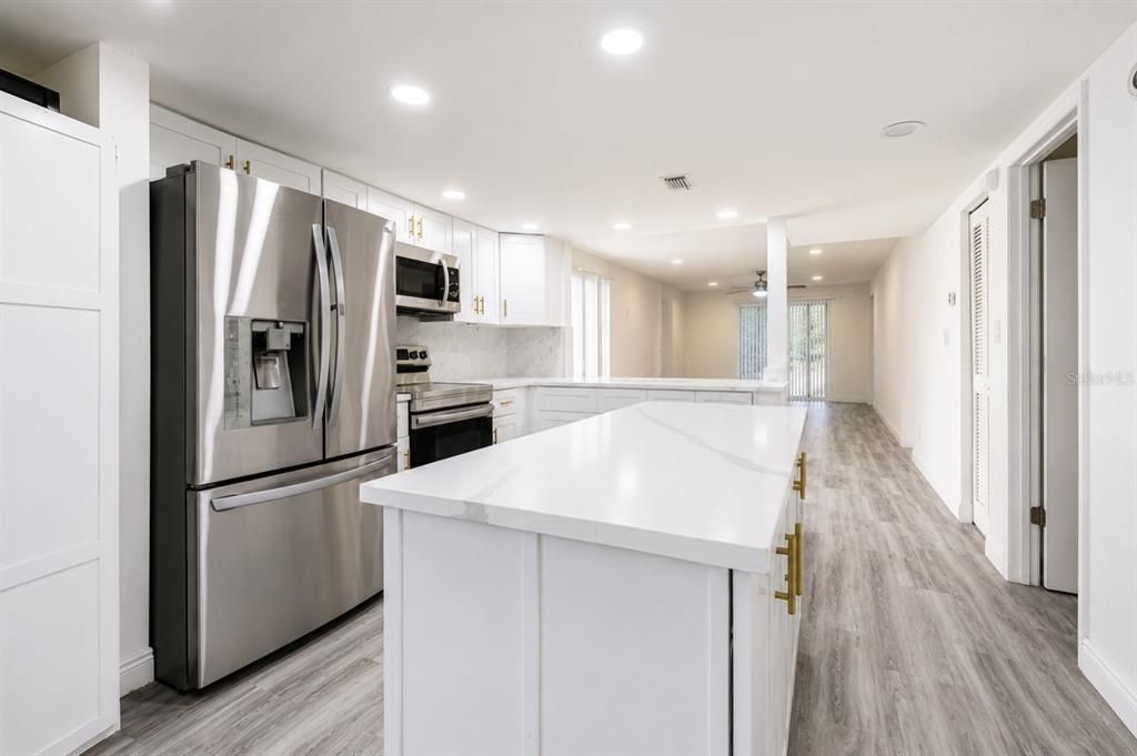 For Rent: $2,100 (2 beds, 2 baths, 1200 Square Feet)