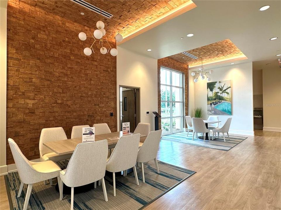 На продажу: $239,900 (2 спален, 2 ванн, 1604 Квадратных фут)