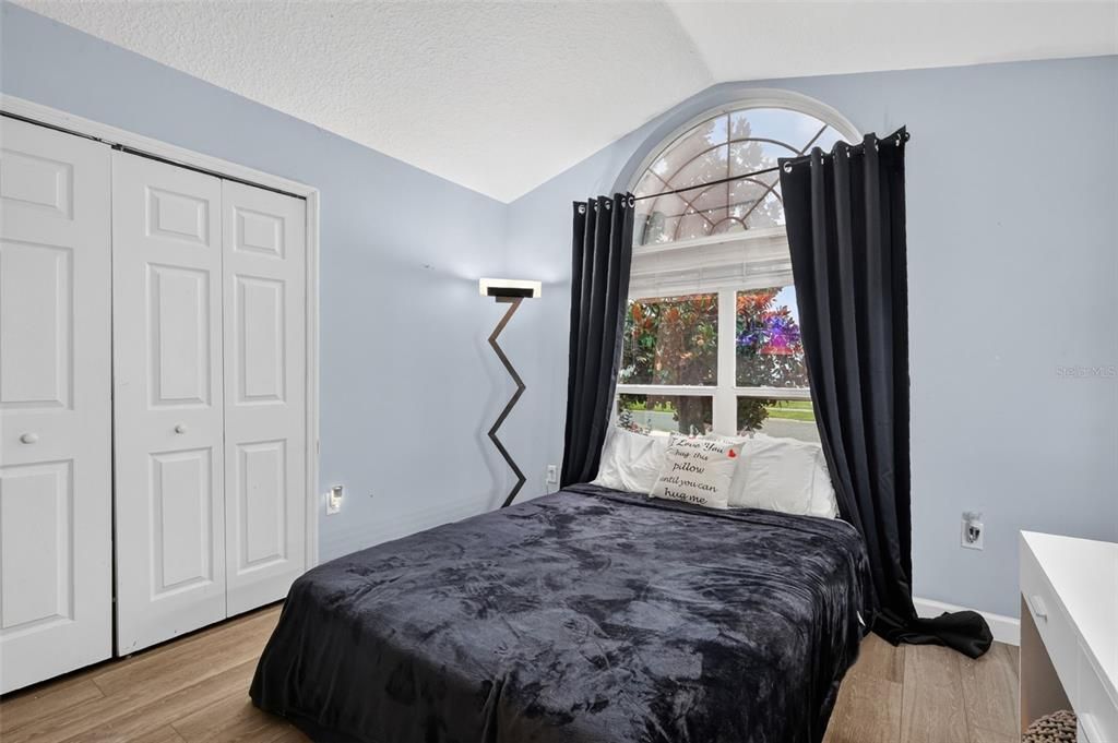 Active With Contract: $280,000 (3 beds, 2 baths, 1421 Square Feet)