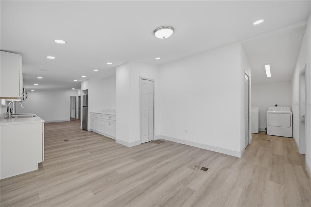 На продажу: $280,000 (3 спален, 2 ванн, 1456 Квадратных фут)
