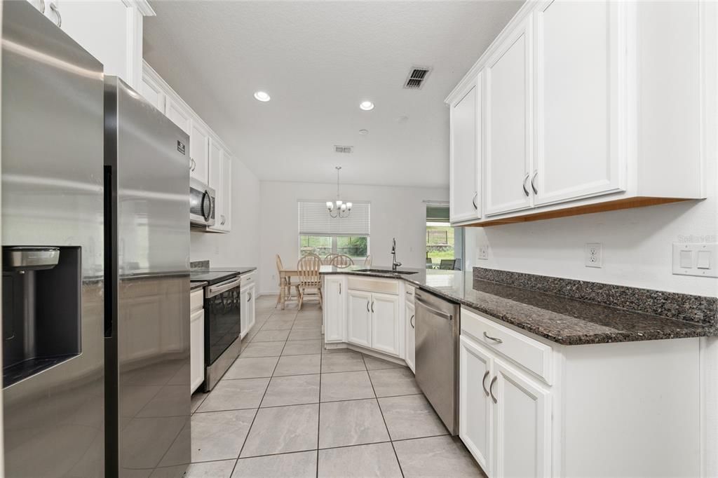 For Sale: $284,000 (3 beds, 2 baths, 1582 Square Feet)
