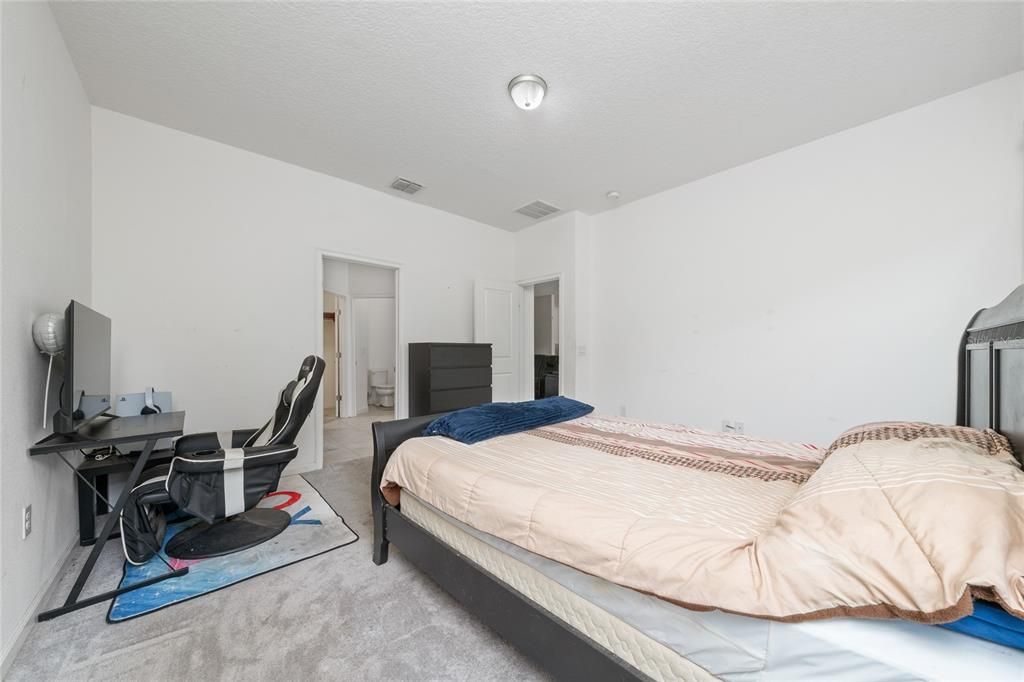 For Sale: $284,000 (3 beds, 2 baths, 1582 Square Feet)