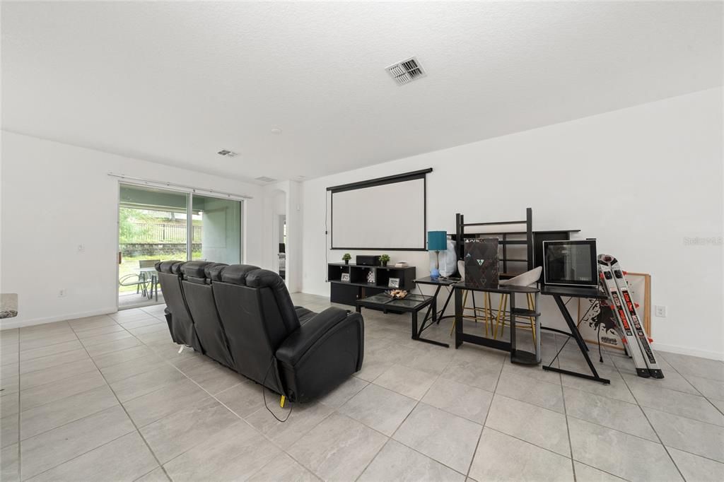 For Sale: $284,000 (3 beds, 2 baths, 1582 Square Feet)