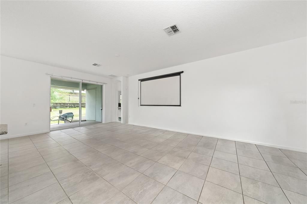 For Sale: $284,000 (3 beds, 2 baths, 1582 Square Feet)