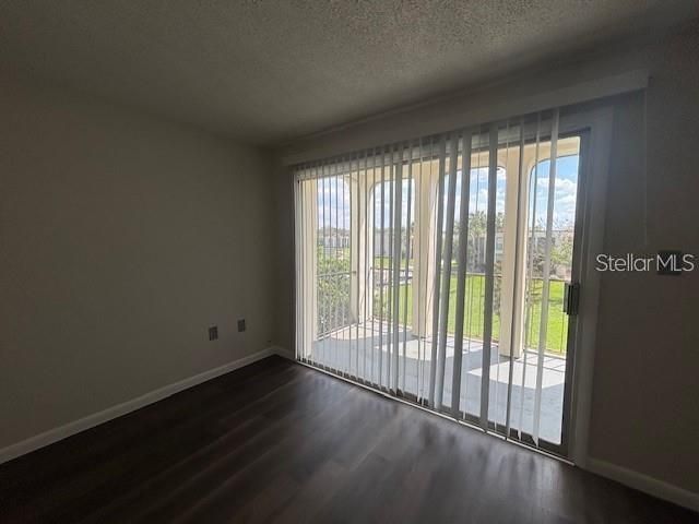 В аренду: $1,600 (2 спален, 2 ванн, 1002 Квадратных фут)