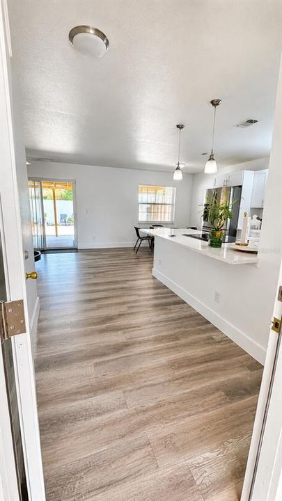 En Venta: $399,999 (4 camas, 3 baños, 1041 Pies cuadrados)