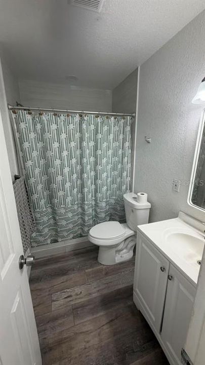 En Venta: $399,999 (4 camas, 3 baños, 1041 Pies cuadrados)