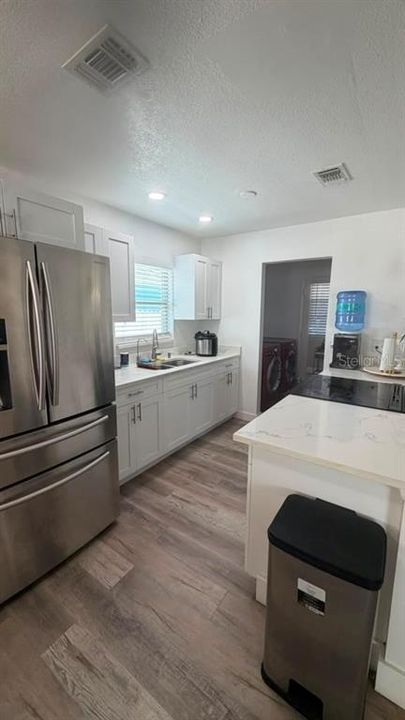 En Venta: $399,999 (4 camas, 3 baños, 1041 Pies cuadrados)