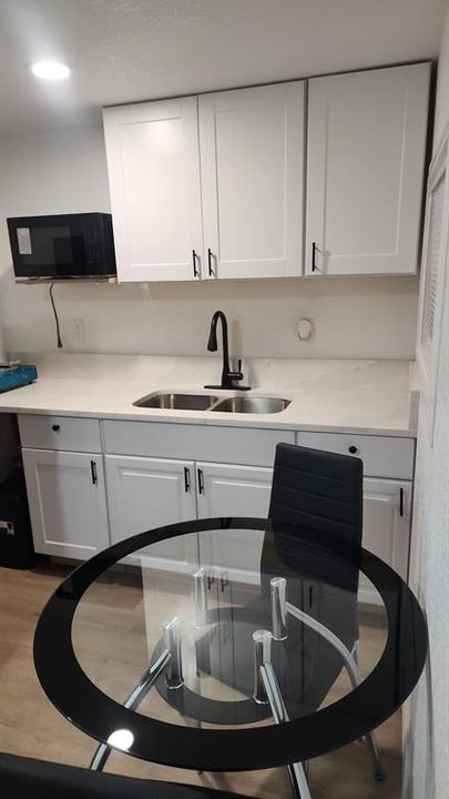 En Venta: $399,999 (4 camas, 3 baños, 1041 Pies cuadrados)