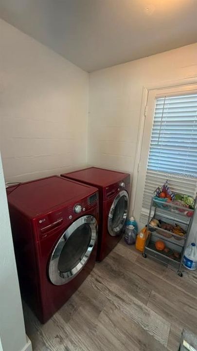 En Venta: $399,999 (4 camas, 3 baños, 1041 Pies cuadrados)