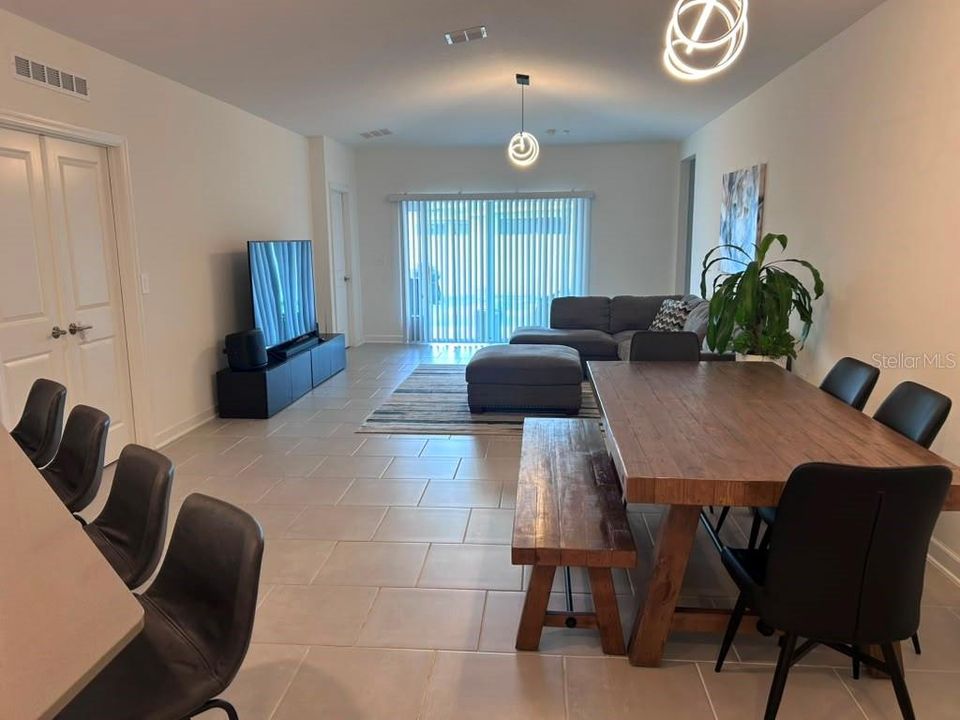 В аренду: $4,300 (4 спален, 3 ванн, 2099 Квадратных фут)