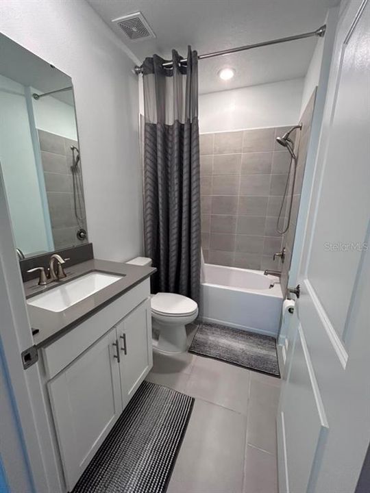 В аренду: $4,300 (4 спален, 3 ванн, 2099 Квадратных фут)