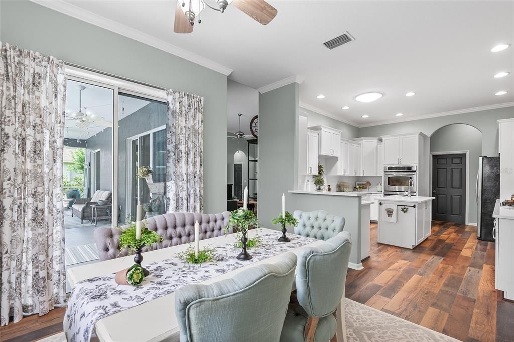 En Venta: $749,000 (3 camas, 3 baños, 2493 Pies cuadrados)