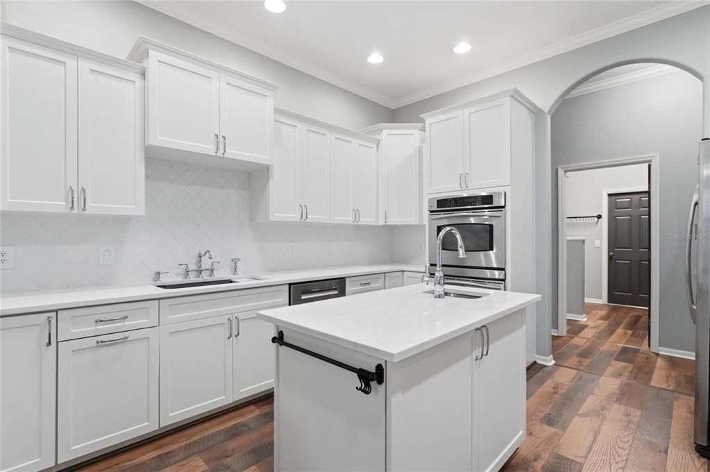 En Venta: $749,000 (3 camas, 3 baños, 2493 Pies cuadrados)