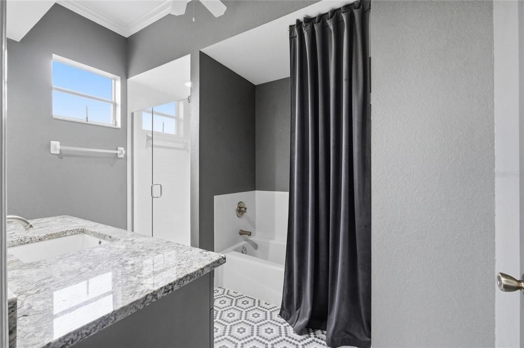 En Venta: $749,000 (3 camas, 3 baños, 2493 Pies cuadrados)