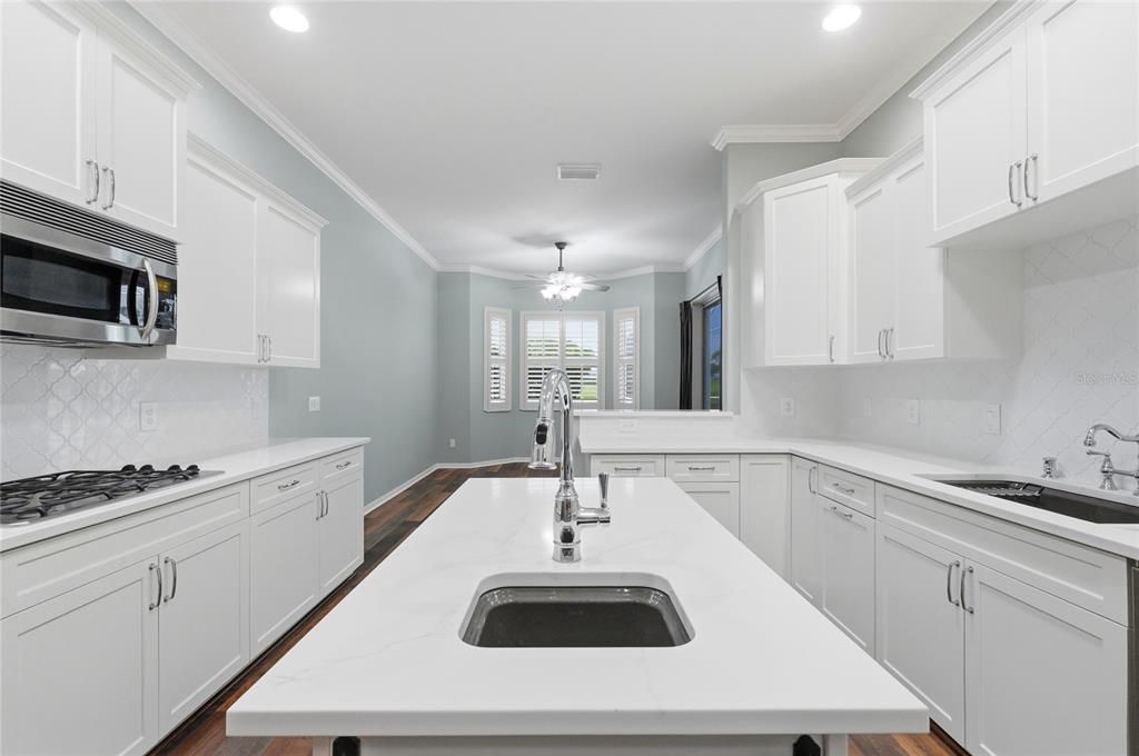En Venta: $749,000 (3 camas, 3 baños, 2493 Pies cuadrados)