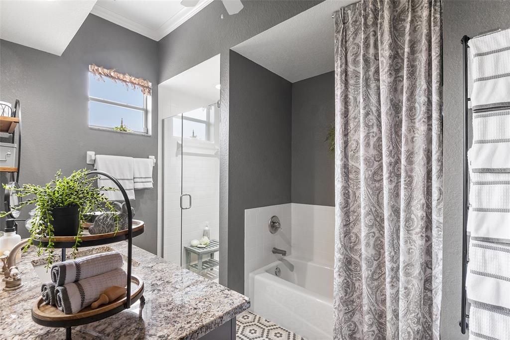 En Venta: $749,000 (3 camas, 3 baños, 2493 Pies cuadrados)