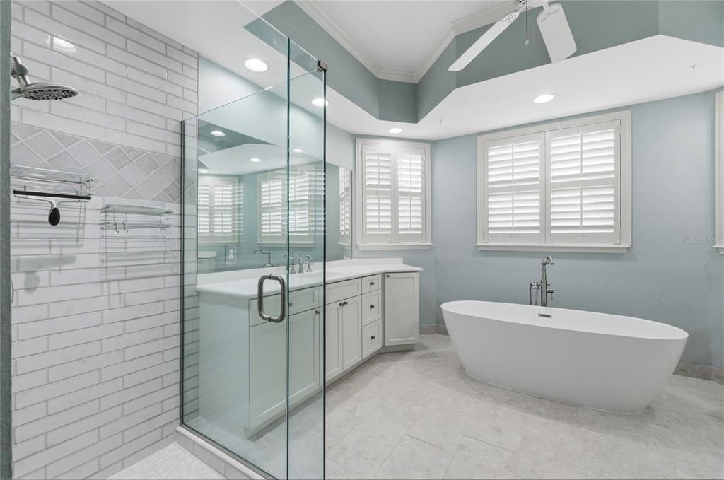 En Venta: $749,000 (3 camas, 3 baños, 2493 Pies cuadrados)