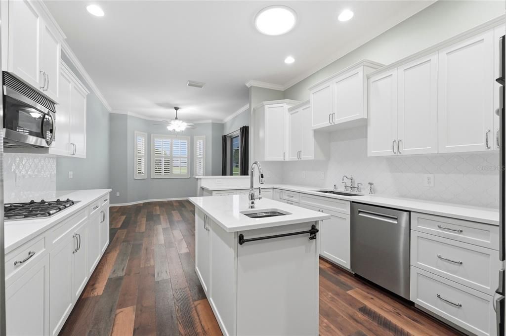 En Venta: $749,000 (3 camas, 3 baños, 2493 Pies cuadrados)