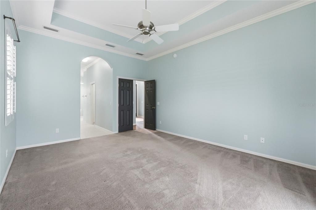 En Venta: $749,000 (3 camas, 3 baños, 2493 Pies cuadrados)