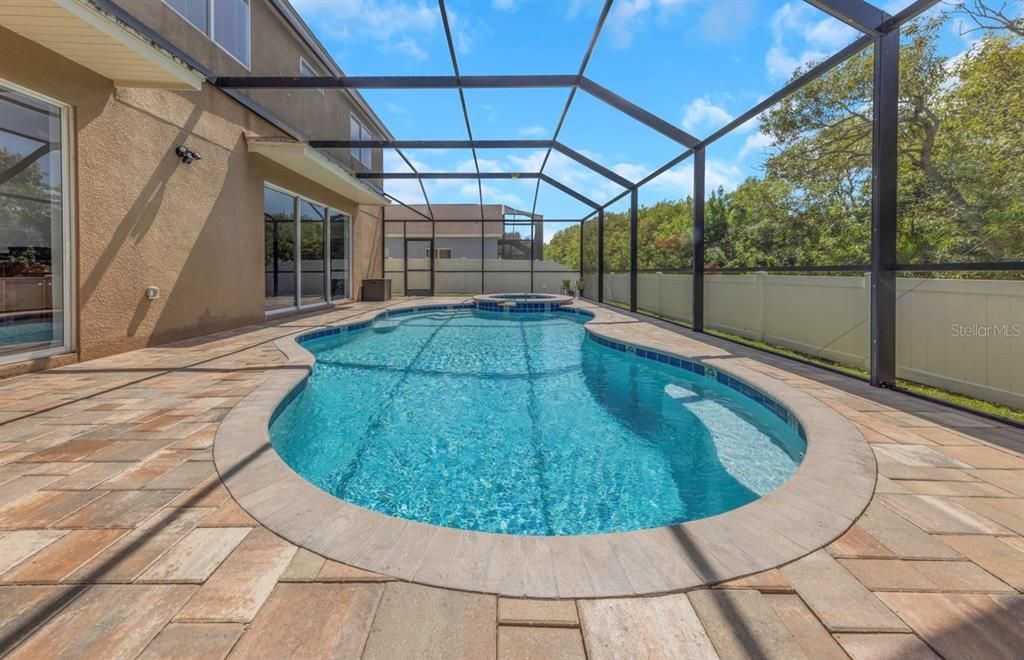En Venta: $699,900 (4 camas, 3 baños, 3179 Pies cuadrados)