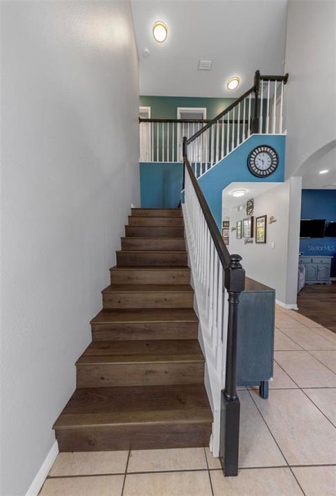 En Venta: $699,900 (4 camas, 3 baños, 3179 Pies cuadrados)