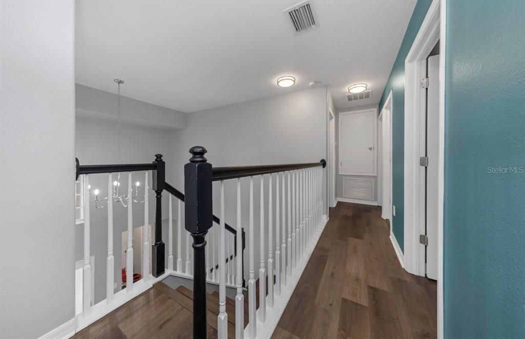 En Venta: $699,900 (4 camas, 3 baños, 3179 Pies cuadrados)