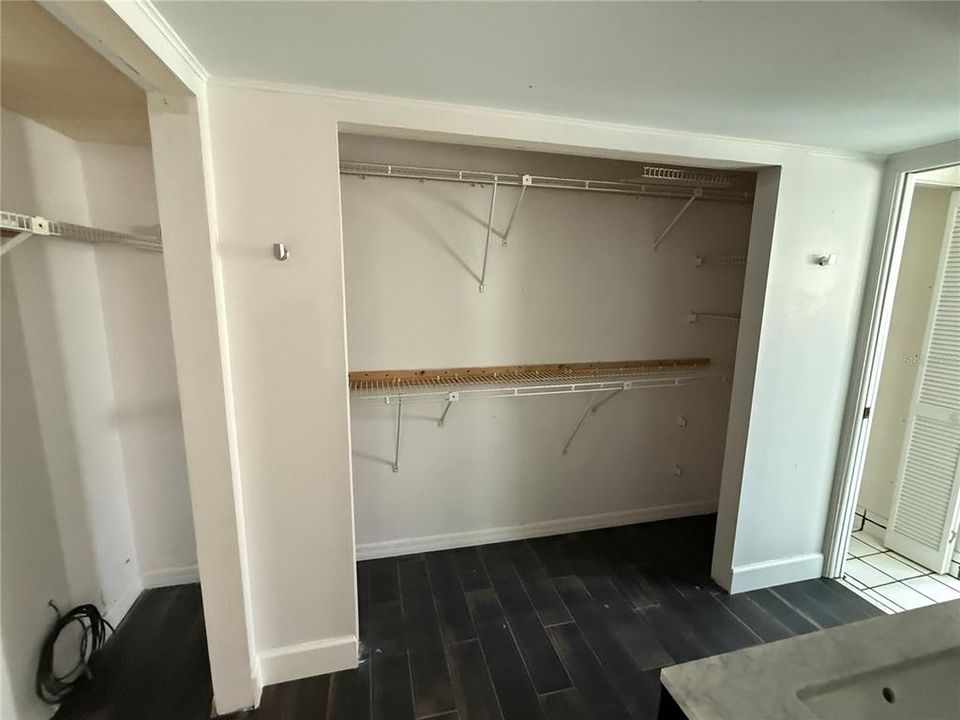 На продажу: $209,900 (2 спален, 2 ванн, 1872 Квадратных фут)