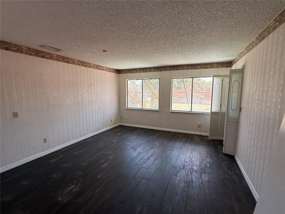 На продажу: $209,900 (2 спален, 2 ванн, 1872 Квадратных фут)