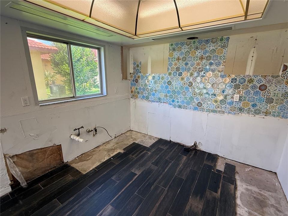 На продажу: $209,900 (2 спален, 2 ванн, 1872 Квадратных фут)