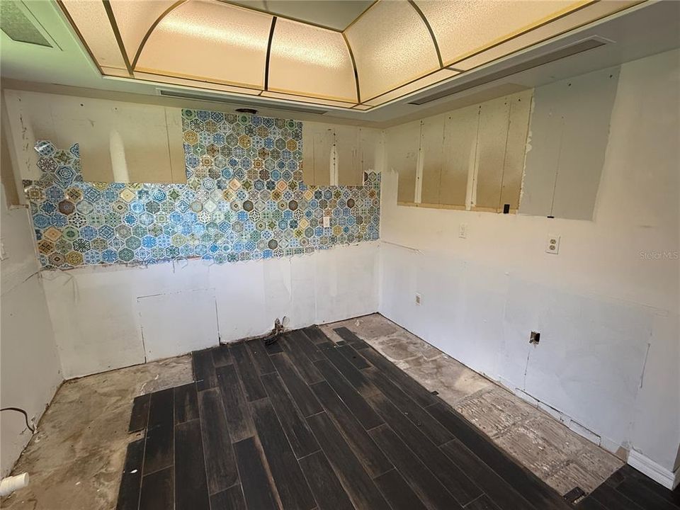 На продажу: $209,900 (2 спален, 2 ванн, 1872 Квадратных фут)
