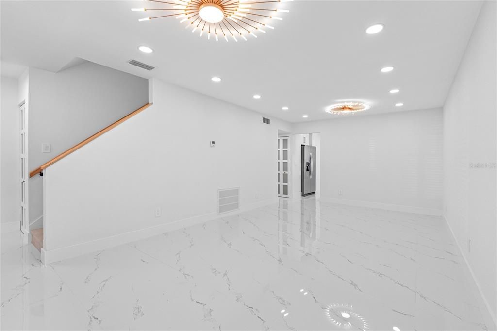 На продажу: $540,000 (6 спален, 4 ванн, 2324 Квадратных фут)