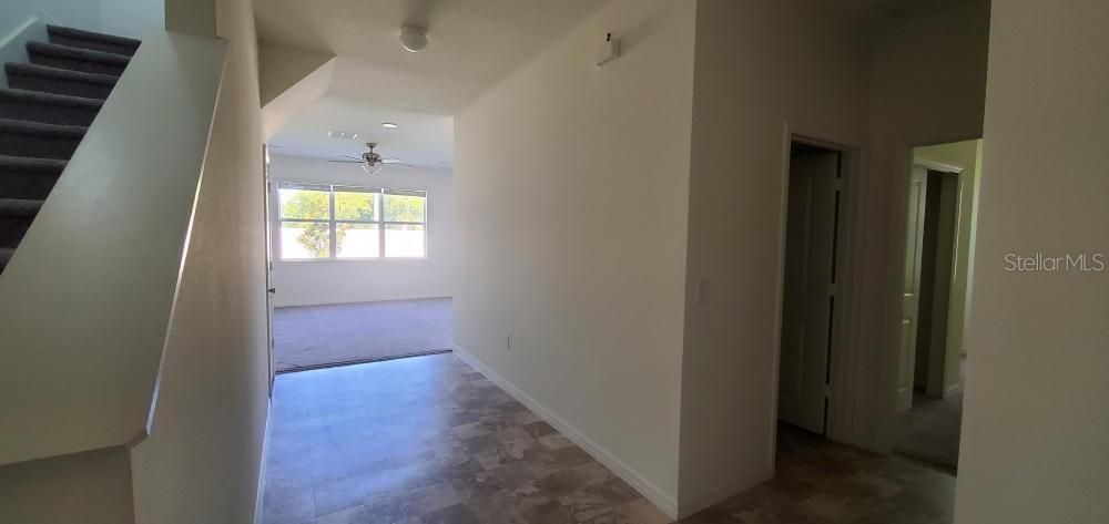 En Venta: $429,900 (4 camas, 3 baños, 2375 Pies cuadrados)