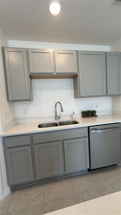 En Renta: $1,950 (3 camas, 2 baños, 1652 Pies cuadrados)